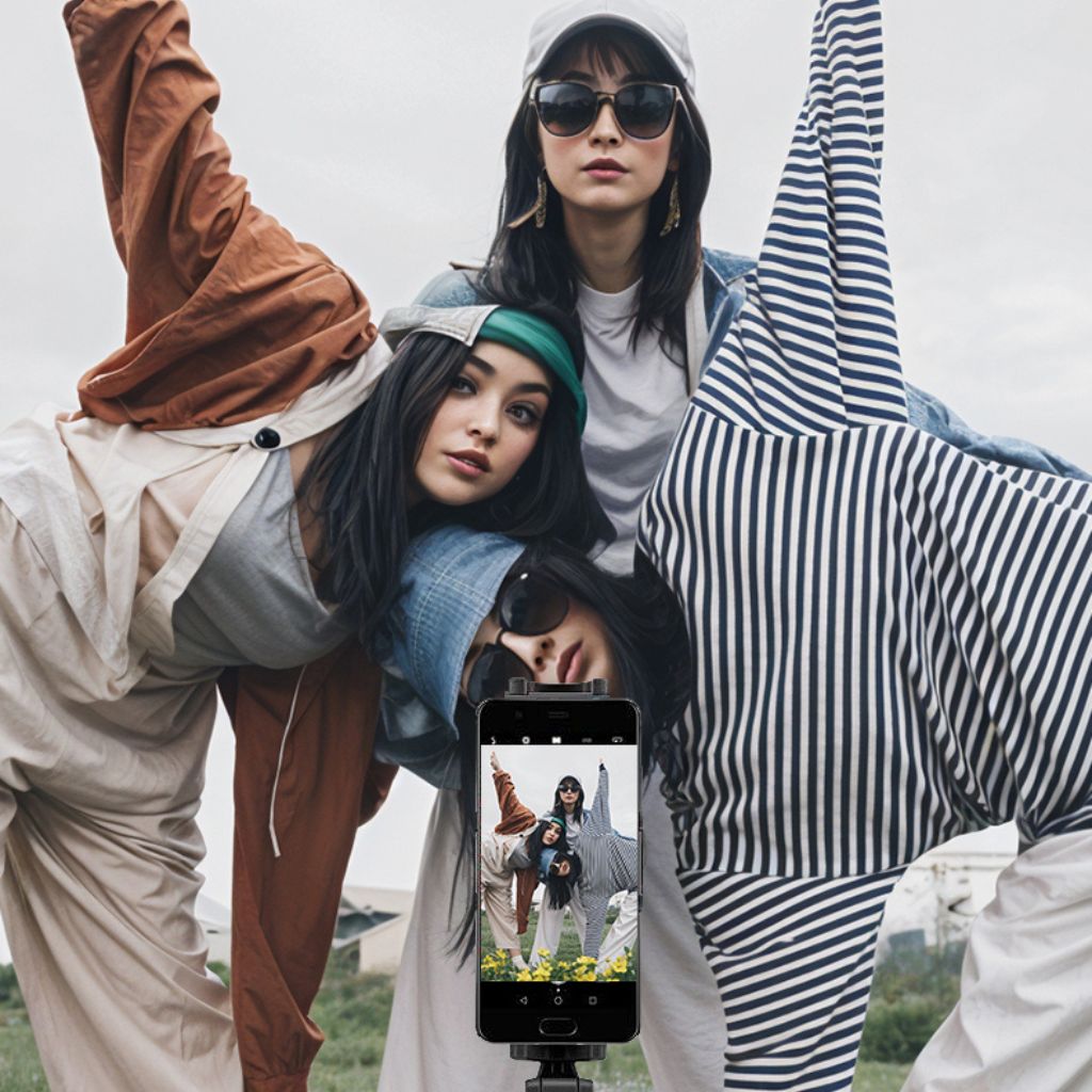 Lumoir -Digital Selfie Mirror Camera