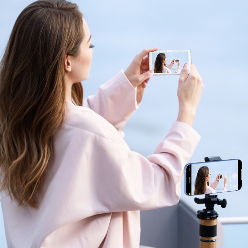Lumoir -Digital Selfie Mirror Camera